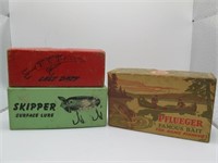 TRAY LOT OF 3 VINTAGE FISHING LURES W/ BOXES