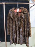 BEAUTIFUL SOFT BROWN FUR JACKET 1940'S SIZE SMALL