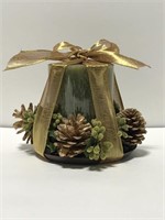 Green and gold holiday Christmas candle