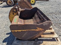 Case 580 42" Clean Out Backhoe Bucket