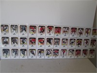 LOT ASSORTED HOCKEY CARDS IN SLEEVES