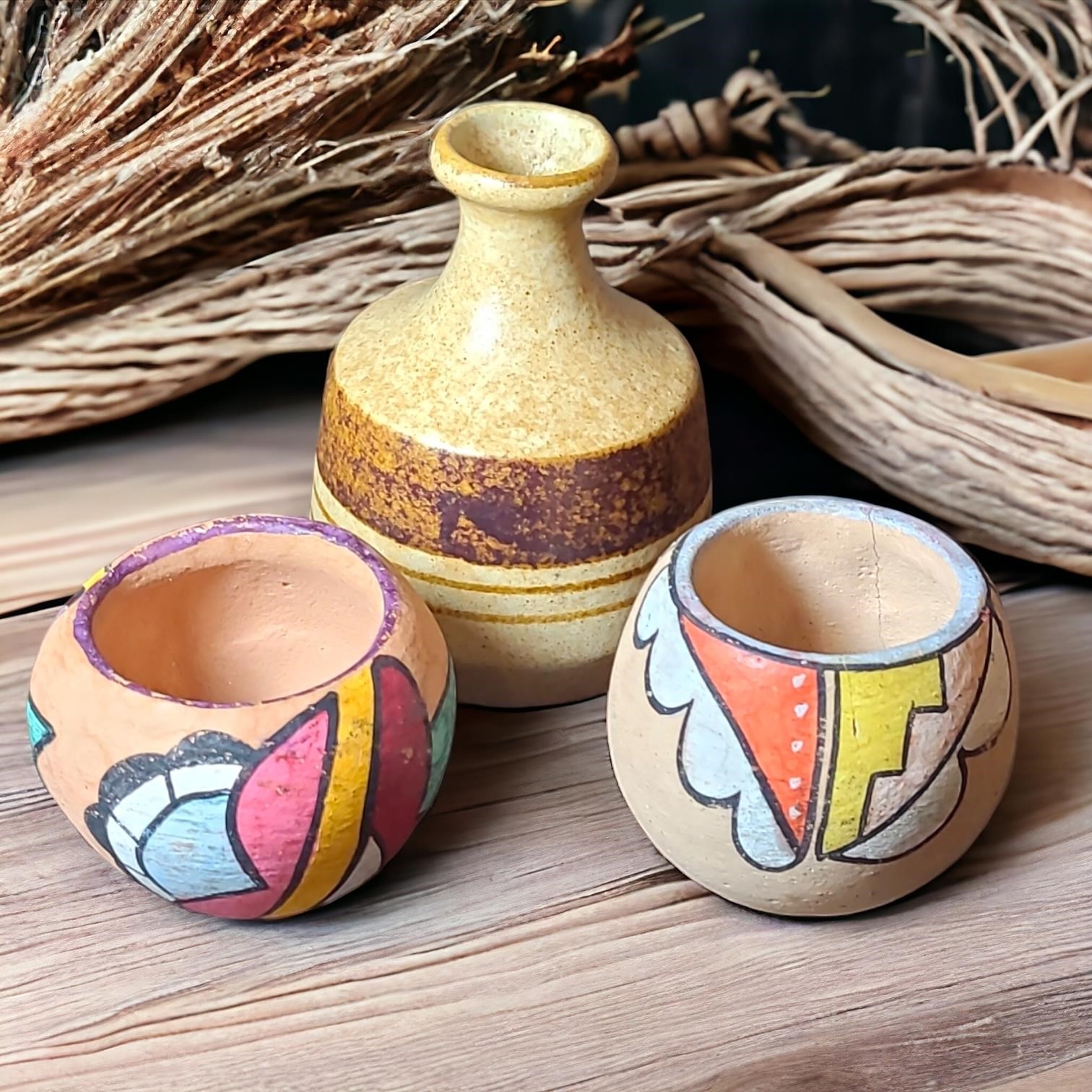 3 Miniature Navajo Indian Pottery Seed Pot Vases