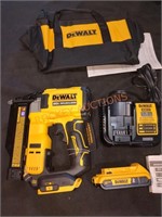 DeWalt 20V 23ga pin nailer kit