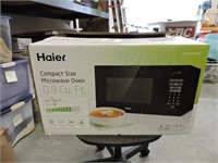 Haier Compact .9 Cu Ft. Microwave