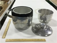 2 ice buckets-1 lid