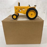 1/16 JD Industrial 730 Plastic Tractor/Box Yoder