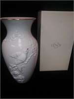 Lenox Bluebird Way Large Vase w/original box