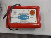 Stocky electric fencer