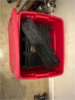 TUB OF CAGE WIRE