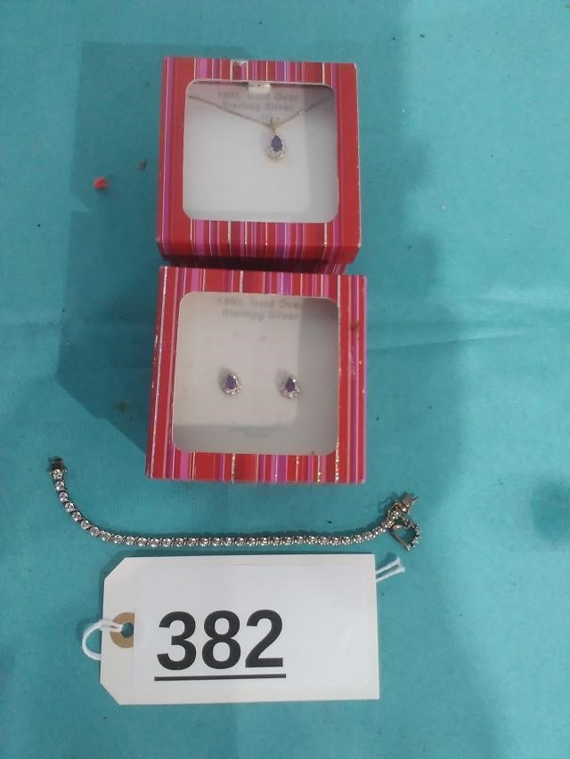 Boxed Necklace & Earrings, Bracelet w/Heart