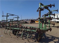 John Deere 20' Farming field cultivator