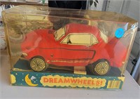 Dreamwheels stuffed car