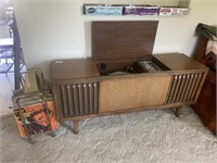 ZENITH STEREO - GOOD SHAPE AND RECORDS