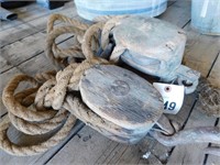 DOUBLE & TRIPPLE WOOD PULLEY W/ ROPE