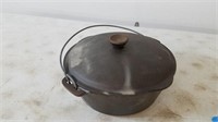 #8 10 5/8" Cast-Iron Kettle w/Lid