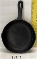 Vintage cast iron skillet - 5Z