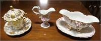 MIXED LOT OF THREE PORCELAIN PIECES