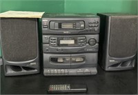 SANYO CD/CASSETTE SYSTEM, VERY NICE