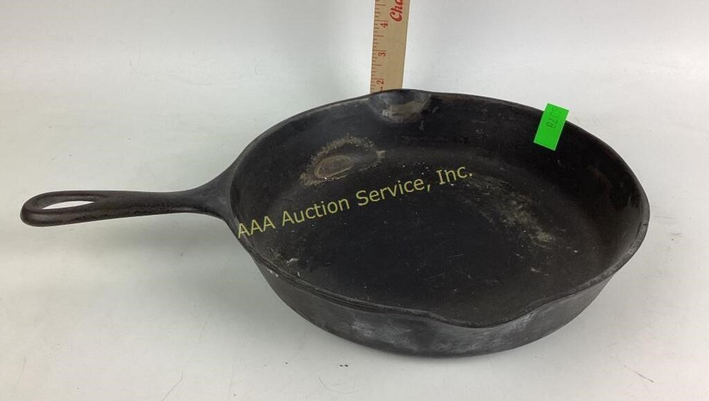 11 inch cast iron skillet 8 on handle