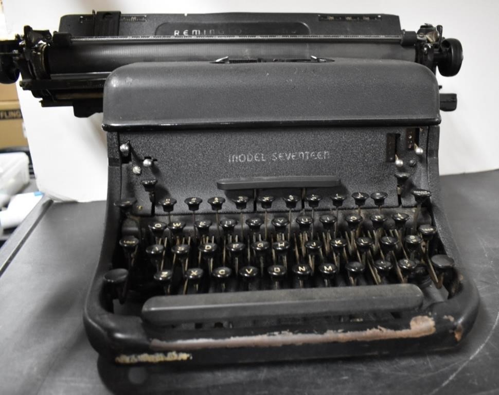 Vtg Remington Ware Model 17 Typewriter. READ