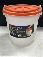 Plano 700 Bait Bucket