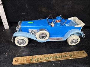 Vintage Dusenberg car