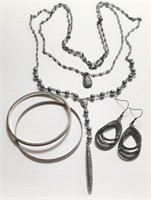 DBL STRAND NECKLACE W/EARRINGS & BRACELETS