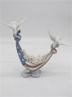 LLADRO AMERICAN FLAG AND DOVES CLEAN 10 W X 8.5 H