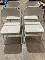 4 Metal folding chairs