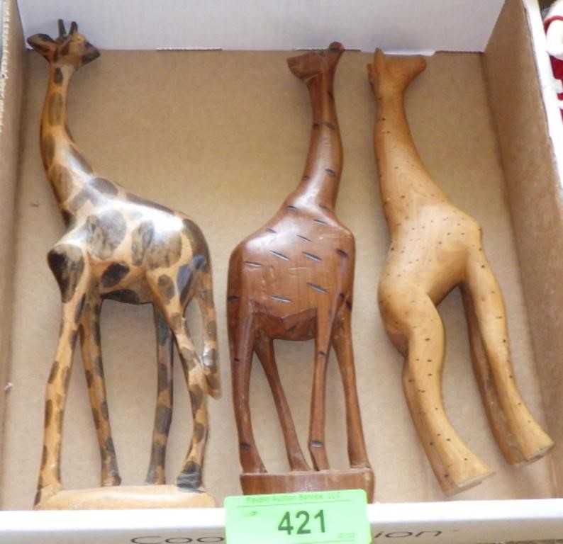 WOODEN GIRAFFE FIGURINES