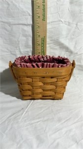 Small longaberger basket with handle