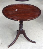 Vintage mahogany pie crust pedestal table