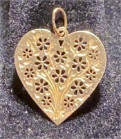 14K yellow gold heart pendant