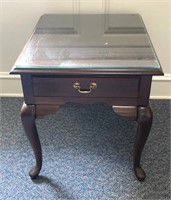 Mahogany Queen Anne style end table with drawer