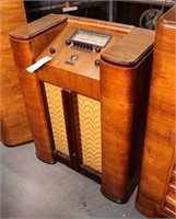 Air Castle 27054 1942 Console Radio / Restored