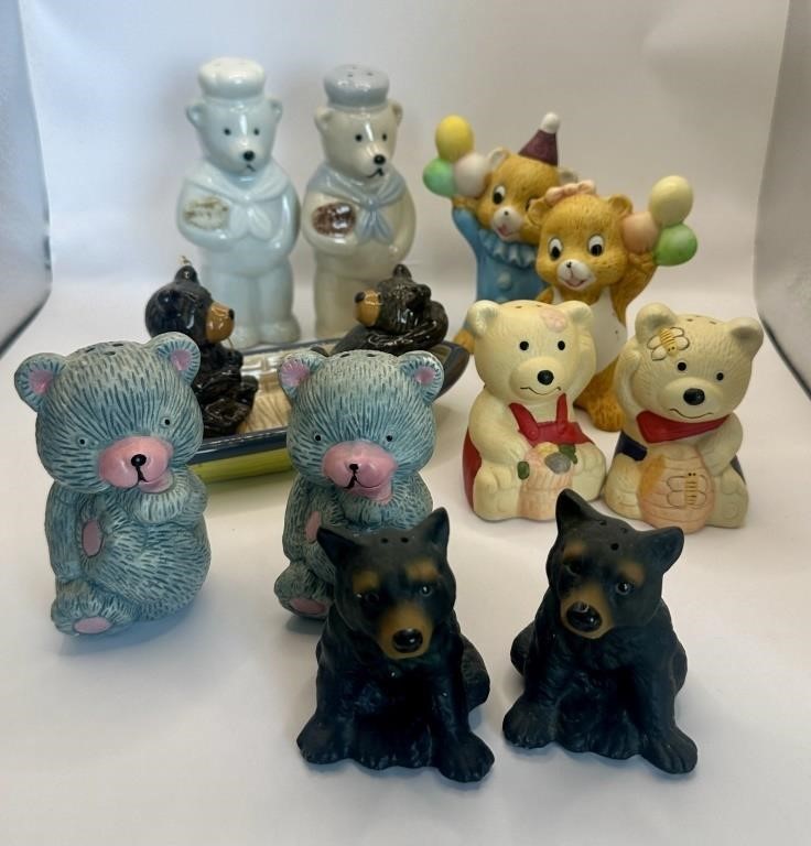 Bear collectible Salt and Pepper shakers