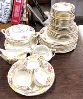 Set of England dishes is marked Fenton on the