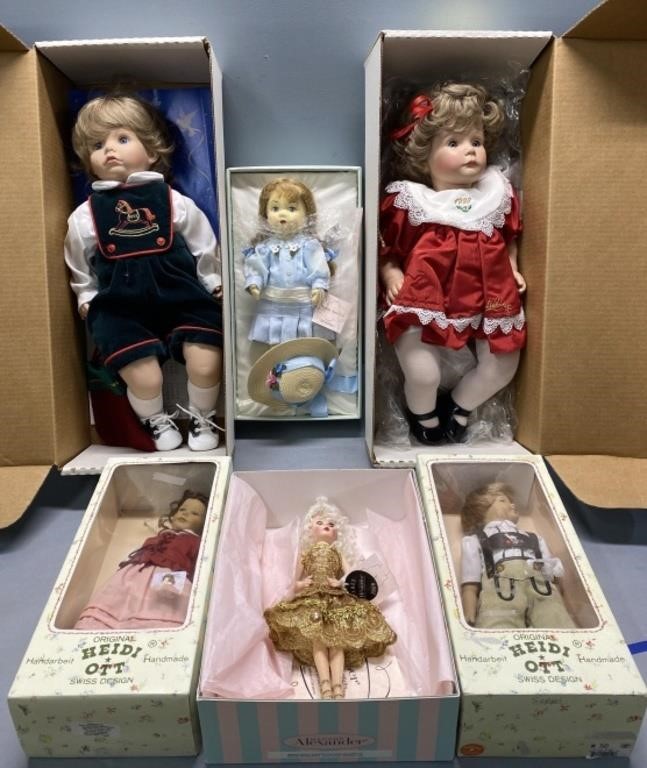 Collectible Dolls Boxed Lot Collection