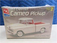 sealed 1991 AMT Model 55Chevy Cameo Pickup 1/25