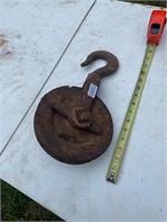 Cast Iron Pulley with hook