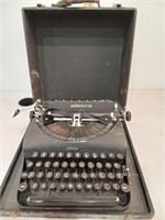 Remington Envoy typewriter, S1207220