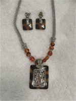 TORTOISE SHELL STYLE NECKLACE 16" AND EARRINGS 1"