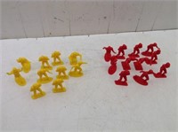 (21) Plastic Football Guy Figures by Marx