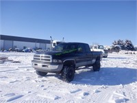 2001 Dodge R2500 4WD Extended Cab Pickup