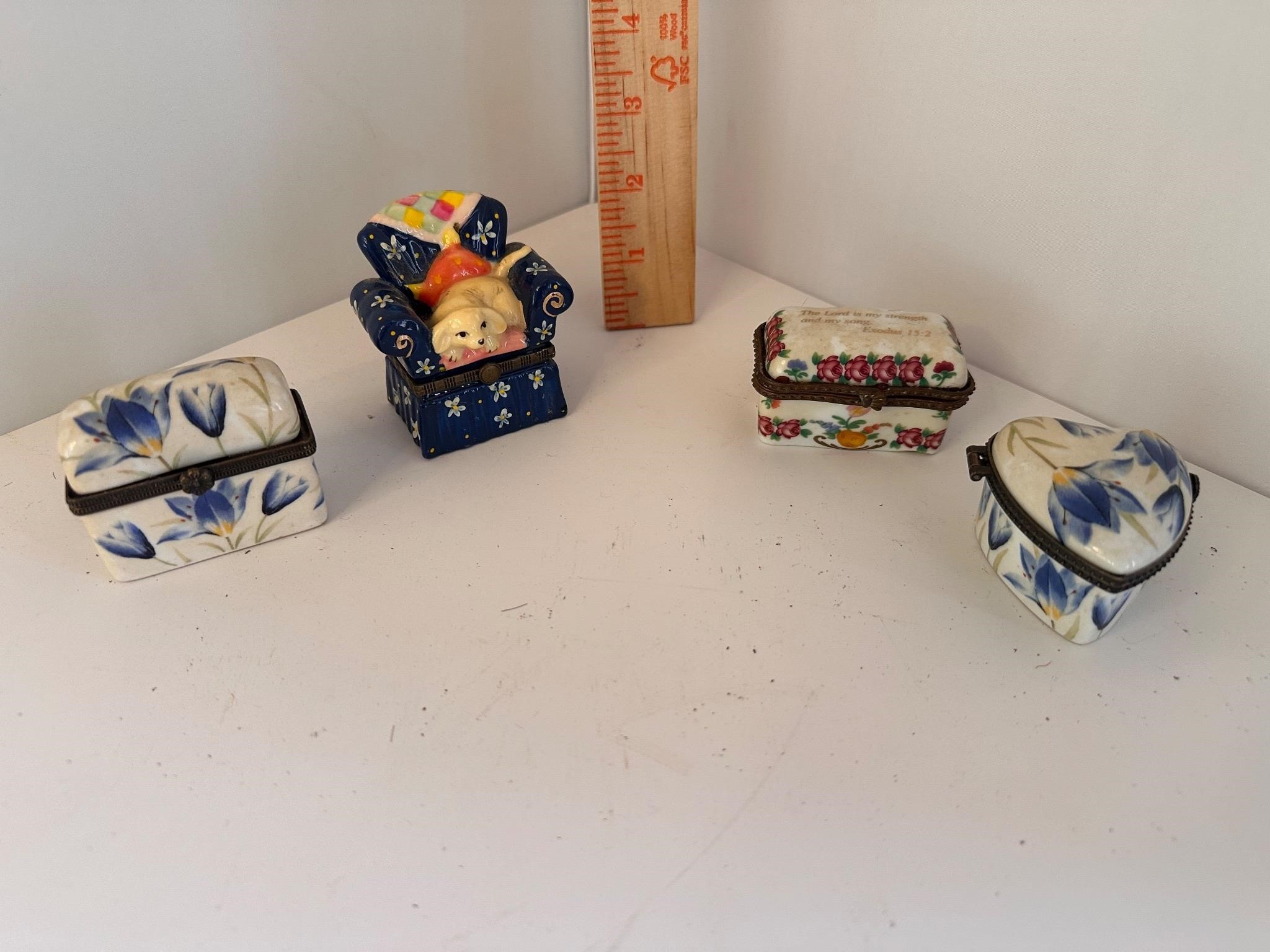 Vintage porcelain pill boxes