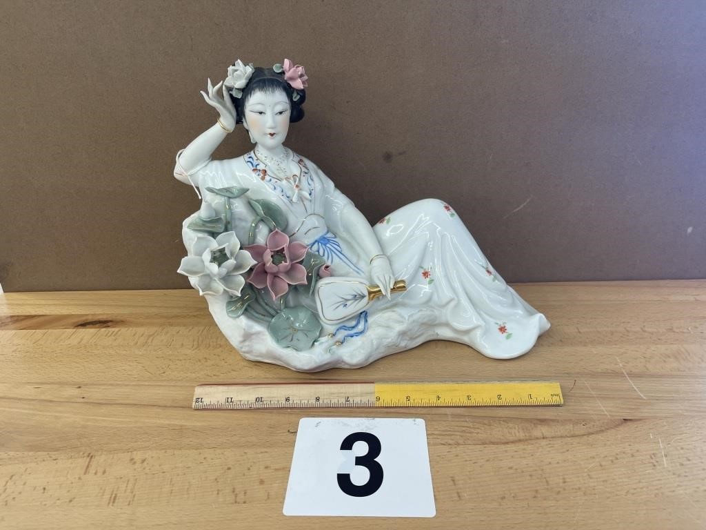 MID CENTURY CHINESE GIRL HOLDING FAN STATUE -