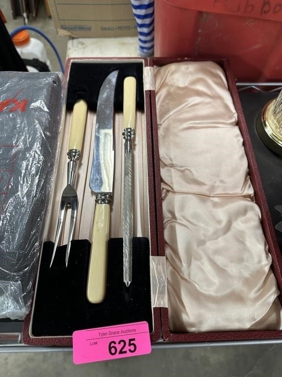 VINTAGE LARKO CARVING CUTLERY SET IN BOX