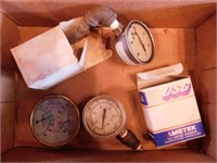 2 new AmeTek air pressure gauges in box - German