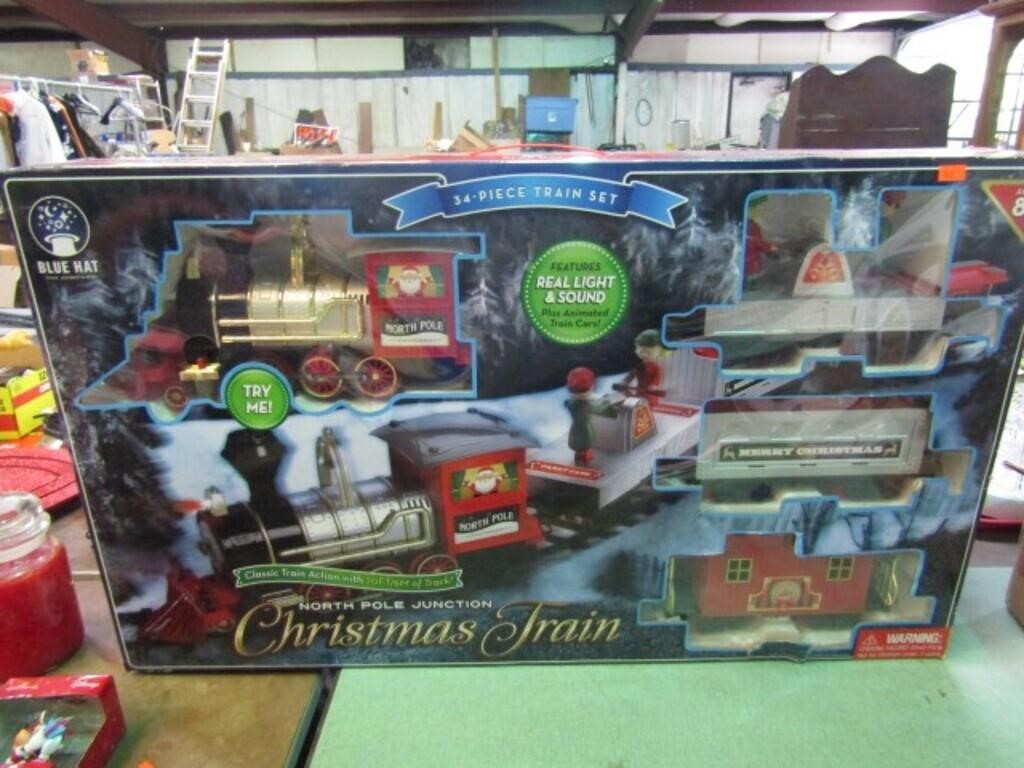 CHRISTMAS TRAIN SET