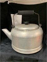 VINTAGE COMET ALUMINIUM KETTLE